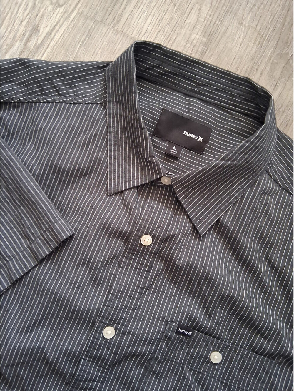 Hurley Men's Lg Black Striped Short Sleeve Button Up Cotton Blend Shirt